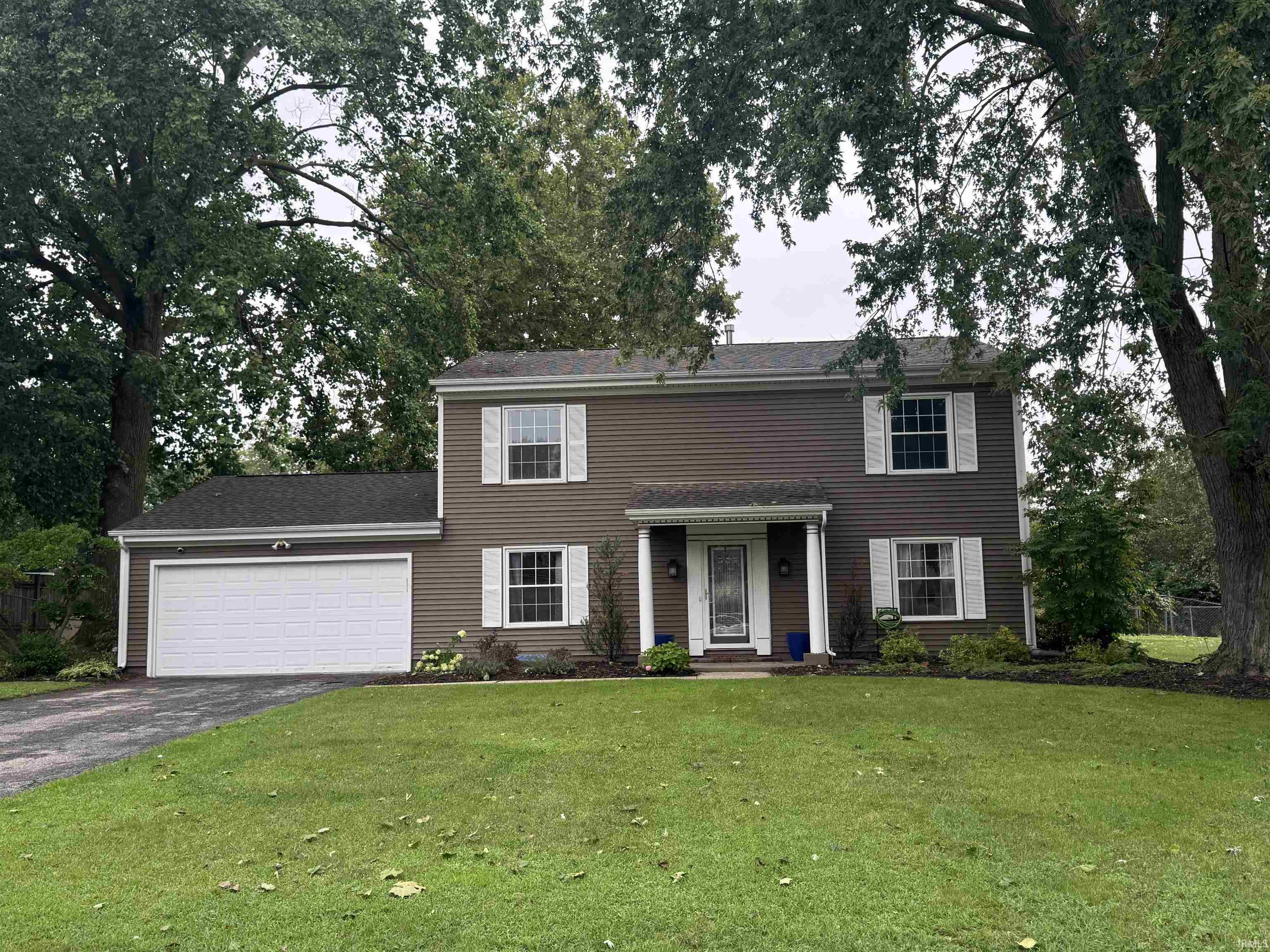 1343 Riding Mall Drive South Bend IN 46614