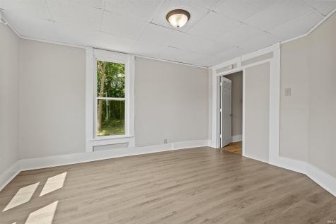 321 S Main Street Veedersburg IN 47987