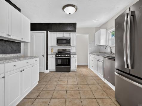 2013 Curdes Avenue Fort Wayne IN 46805
