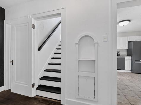 2013 Curdes Avenue Fort Wayne IN 46805