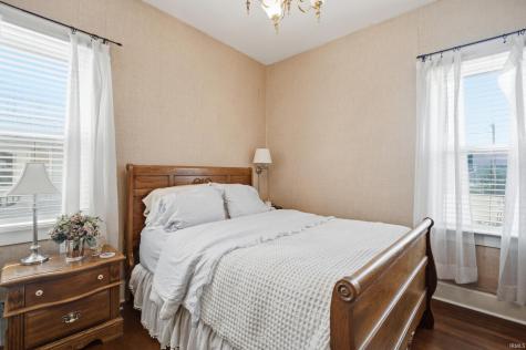 305 N Monroe Street Williamsport IN 47993
