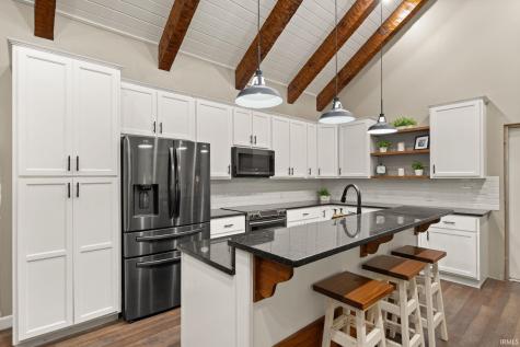 520 Thompson Lane Mitchell IN 47446