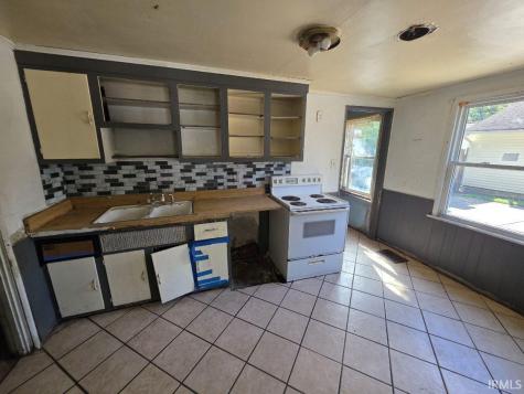 822 Roosevelt Street South Bend IN 46616