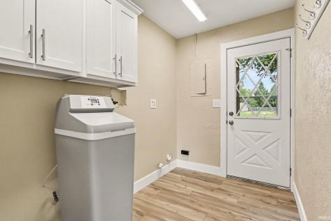 708 W Superior Street Osceola IN 46561