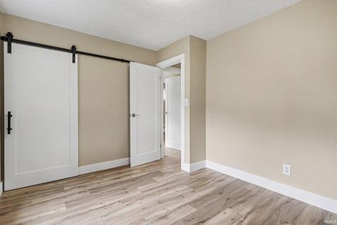 708 W Superior Street Osceola IN 46561