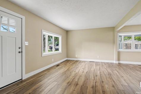 708 W Superior Street Osceola IN 46561