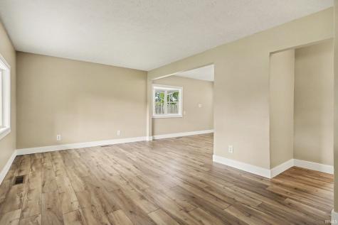 708 W Superior Street Osceola IN 46561