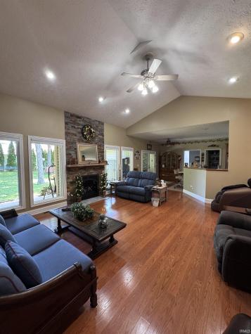 11624 W Briarwood Drive Monticello IN 47960