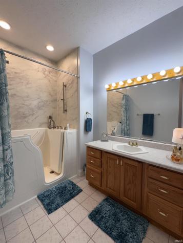 11624 W Briarwood Drive Monticello IN 47960