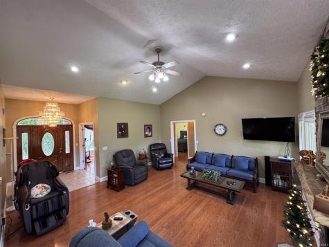 11624 W Briarwood Drive Monticello IN 47960