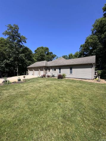 11624 W Briarwood Drive Monticello IN 47960