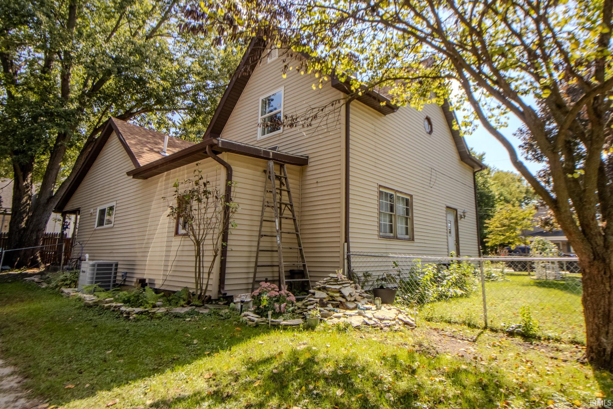 207 W Lake Street Knox IN 46534
