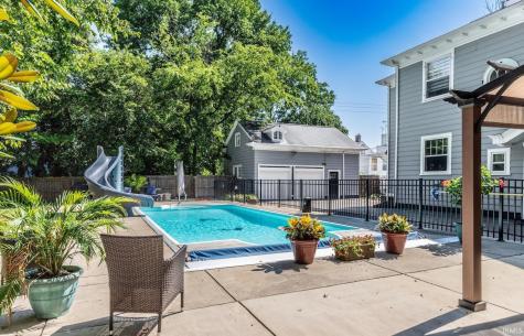 1216 SE Riverside Drive Evansville IN 47713