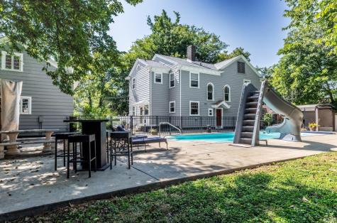 1216 SE Riverside Drive Evansville IN 47713