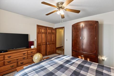 1145 NW 8th Street Linton IN 47441