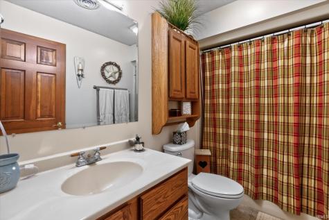1145 NW 8th Street Linton IN 47441