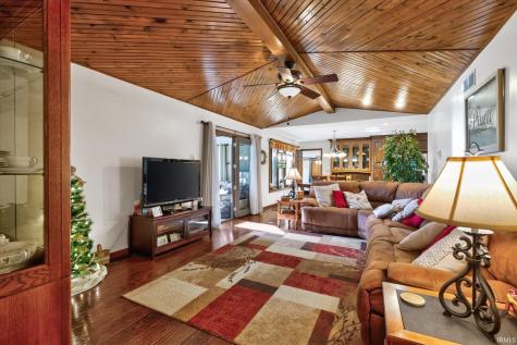 1145 NW 8th Street Linton IN 47441
