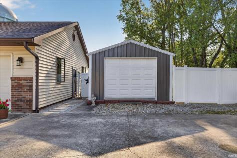 1145 NW 8th Street Linton IN 47441