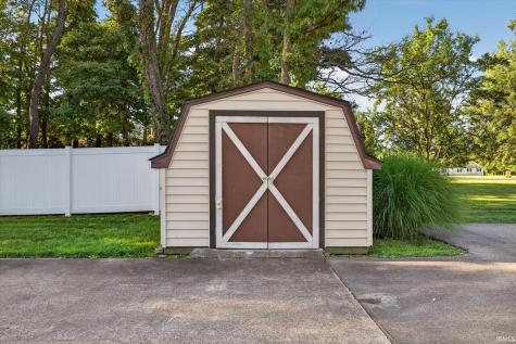 1145 NW 8th Street Linton IN 47441