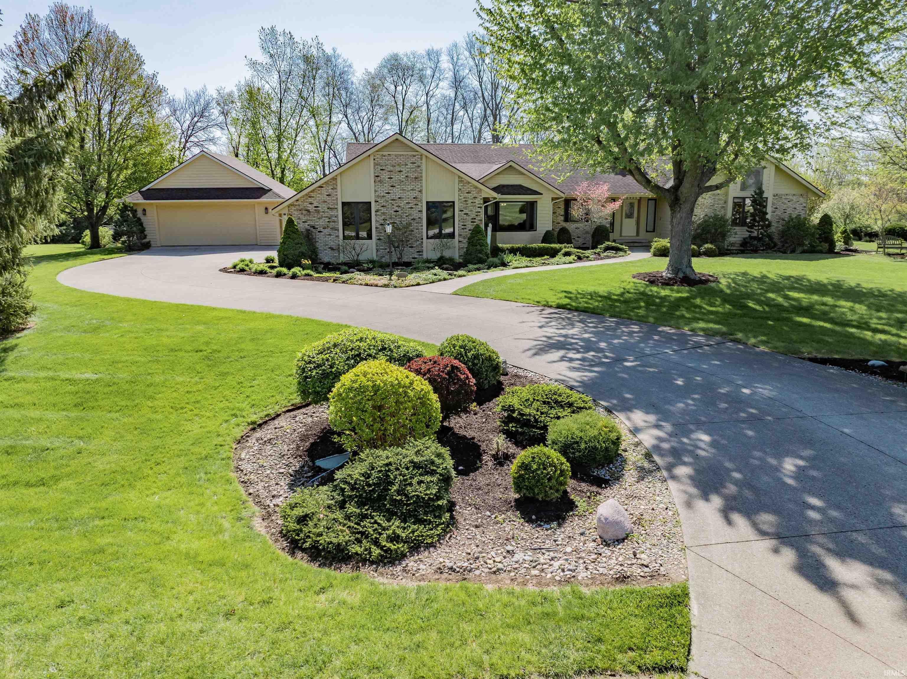 2821 Emerald Lake Drive Fort Wayne IN 46804