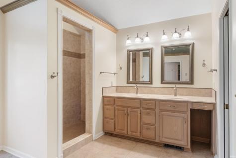 2821 Emerald Lake Drive Fort Wayne IN 46804