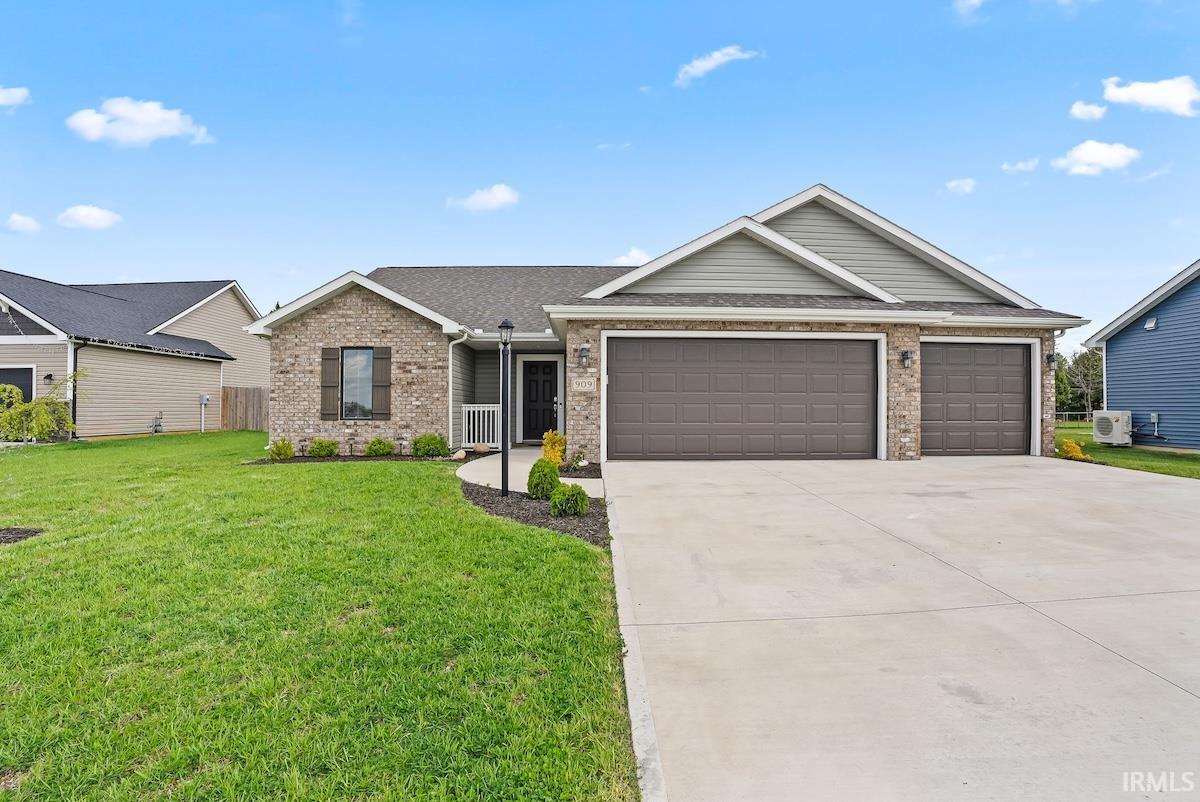 909 Jennifer Drive Ligonier IN 46767