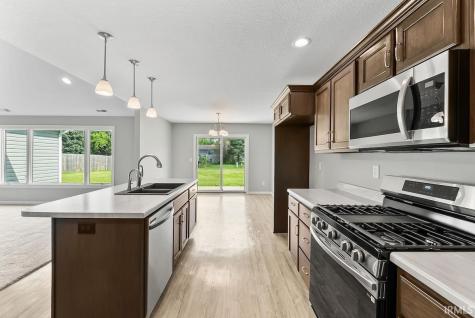 909 Jennifer Drive Ligonier IN 46767
