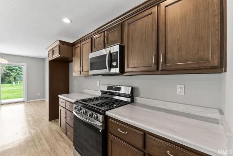 909 Jennifer Drive Ligonier IN 46767