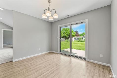 909 Jennifer Drive Ligonier IN 46767