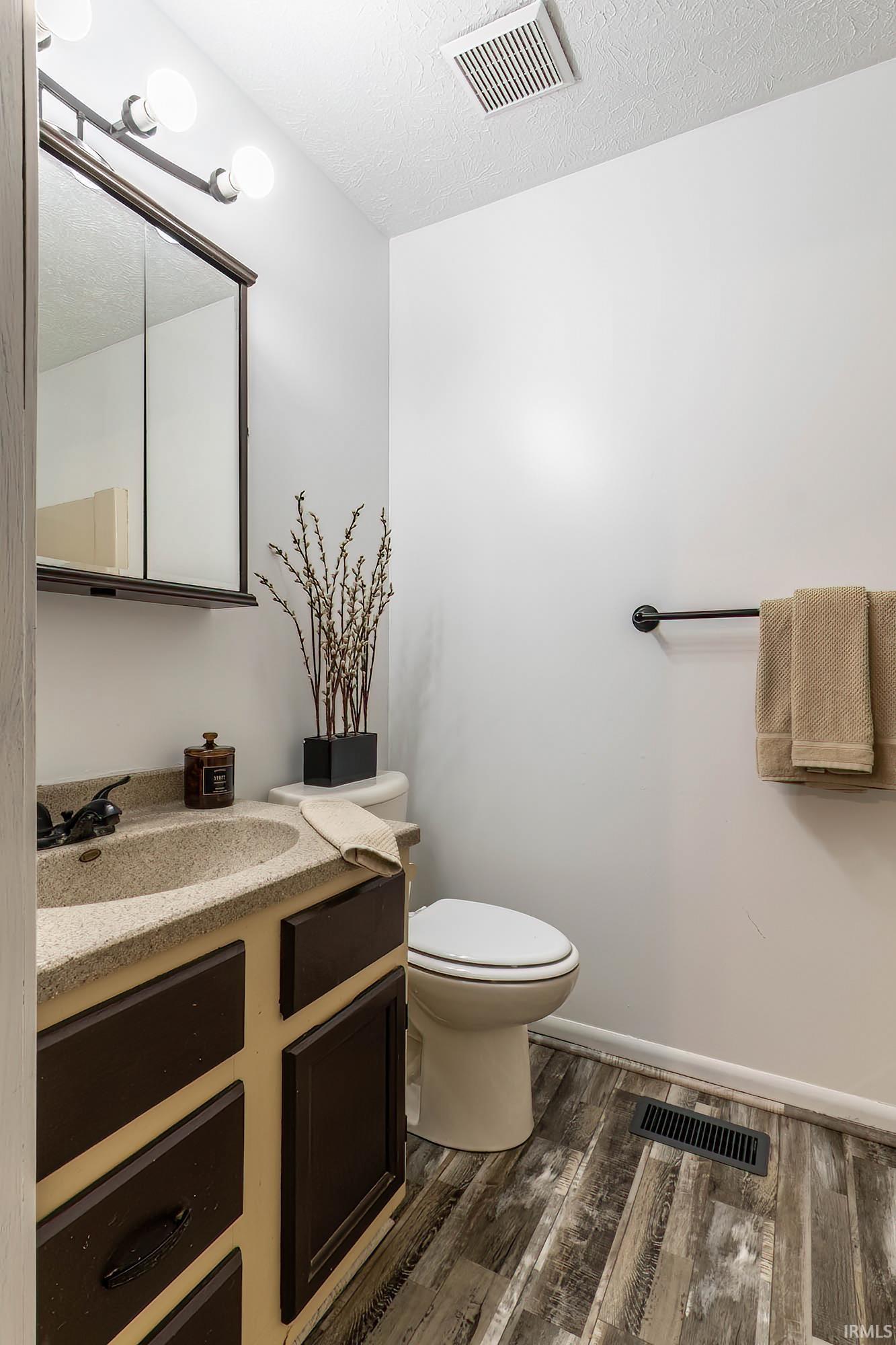 1250 N Arbutus Trail Warsaw IN 46580