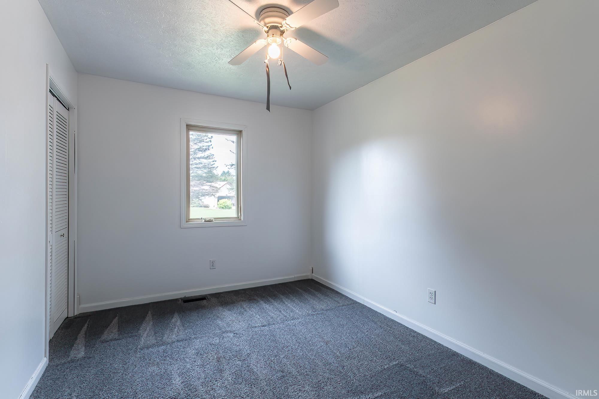 1250 N Arbutus Trail Warsaw IN 46580