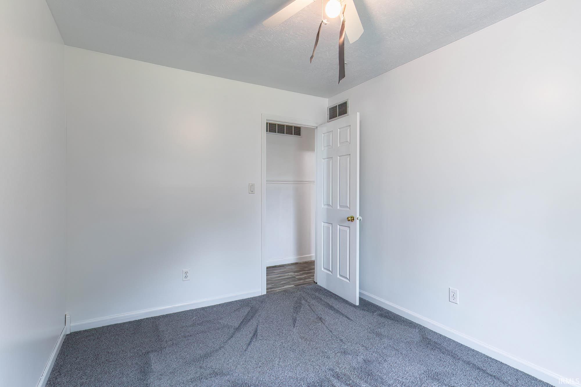 1250 N Arbutus Trail Warsaw IN 46580