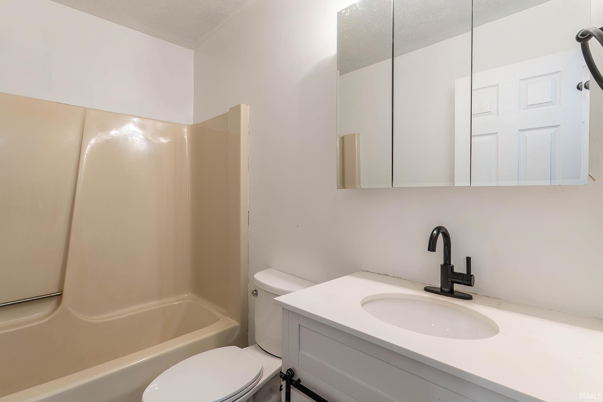 1250 N Arbutus Trail Warsaw IN 46580