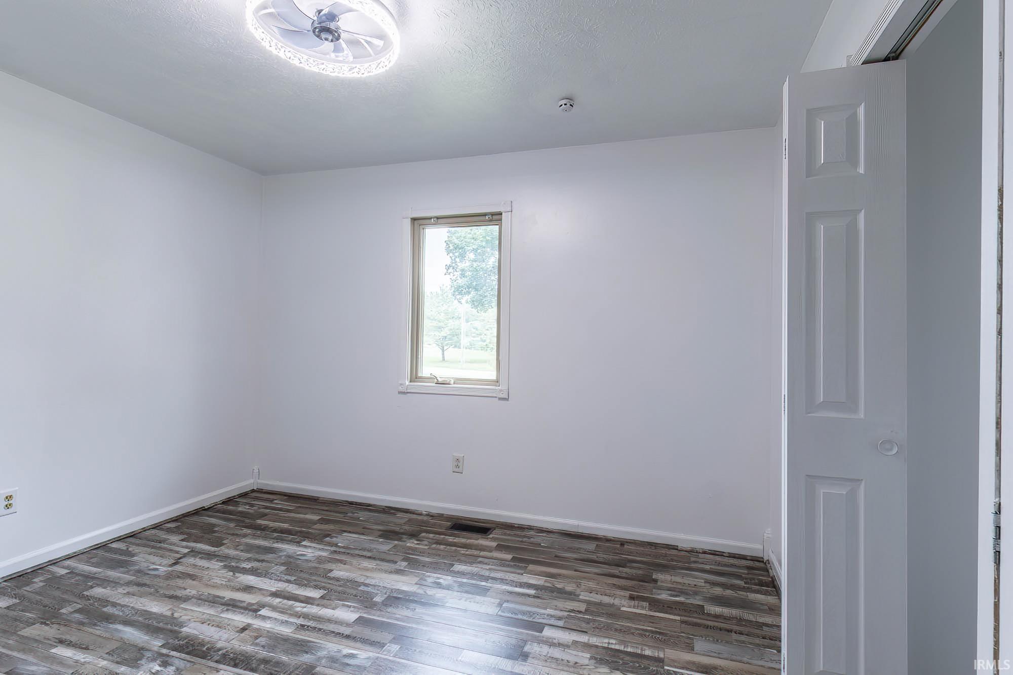 1250 N Arbutus Trail Warsaw IN 46580