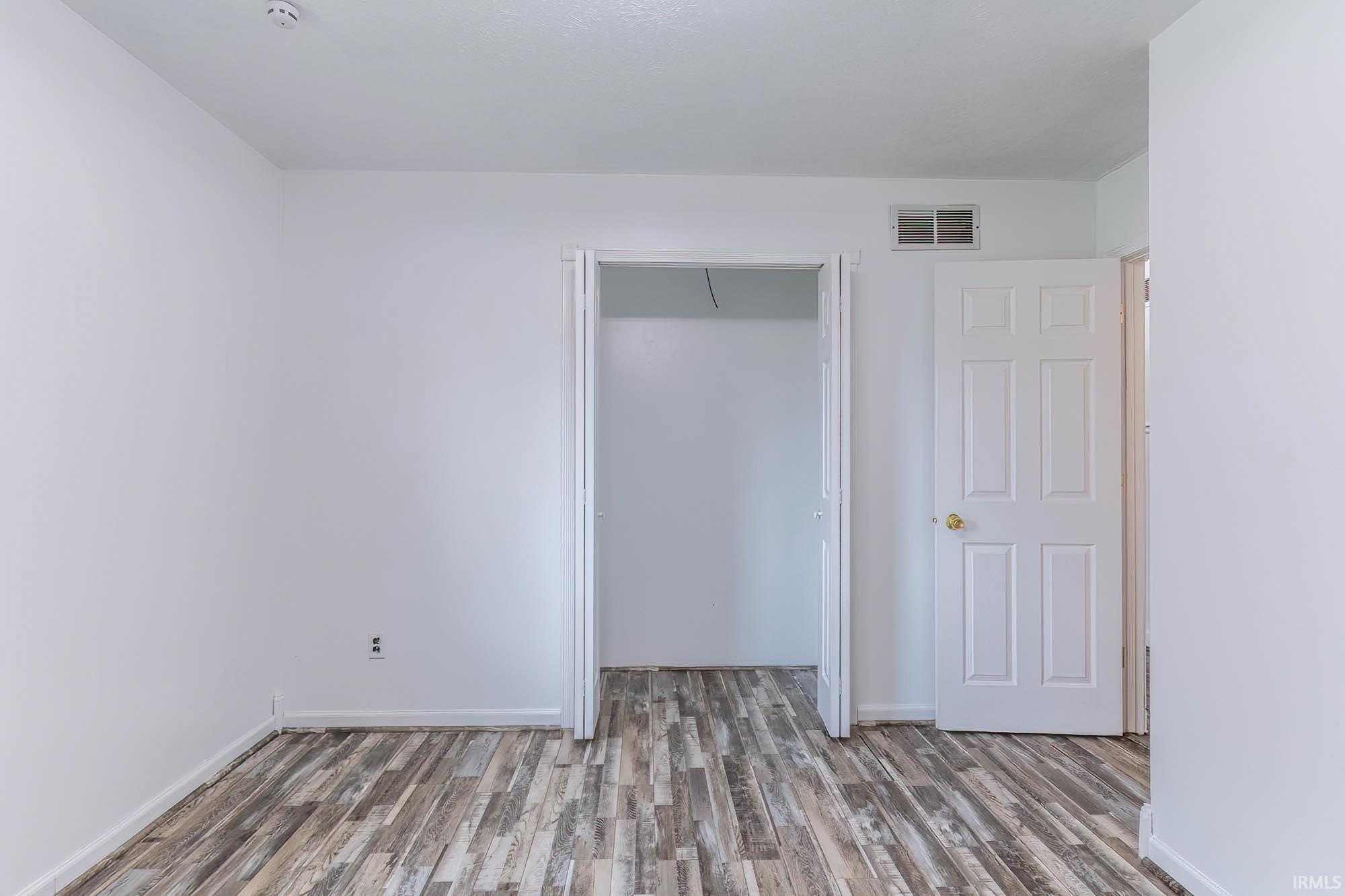 1250 N Arbutus Trail Warsaw IN 46580