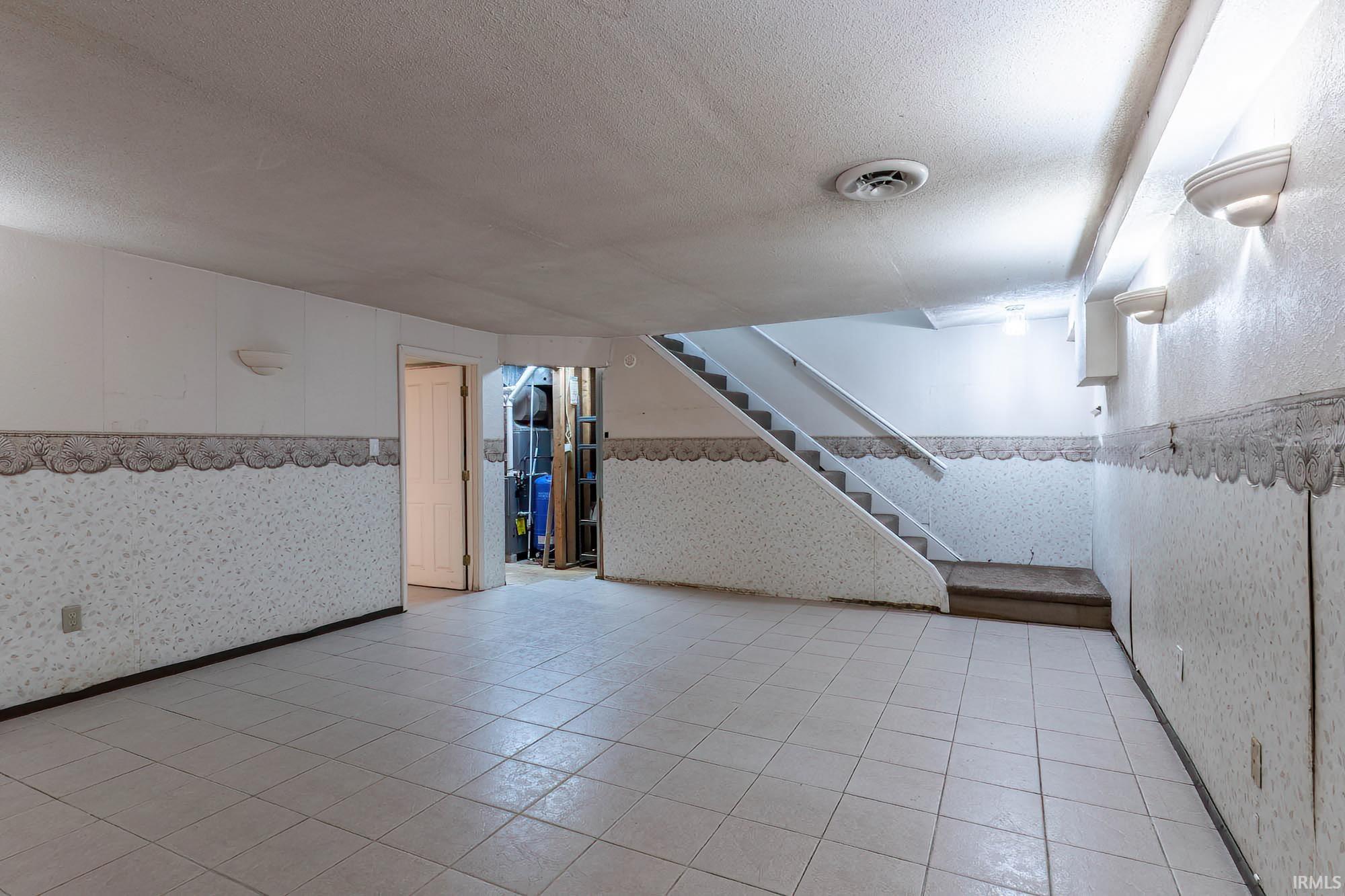 1250 N Arbutus Trail Warsaw IN 46580