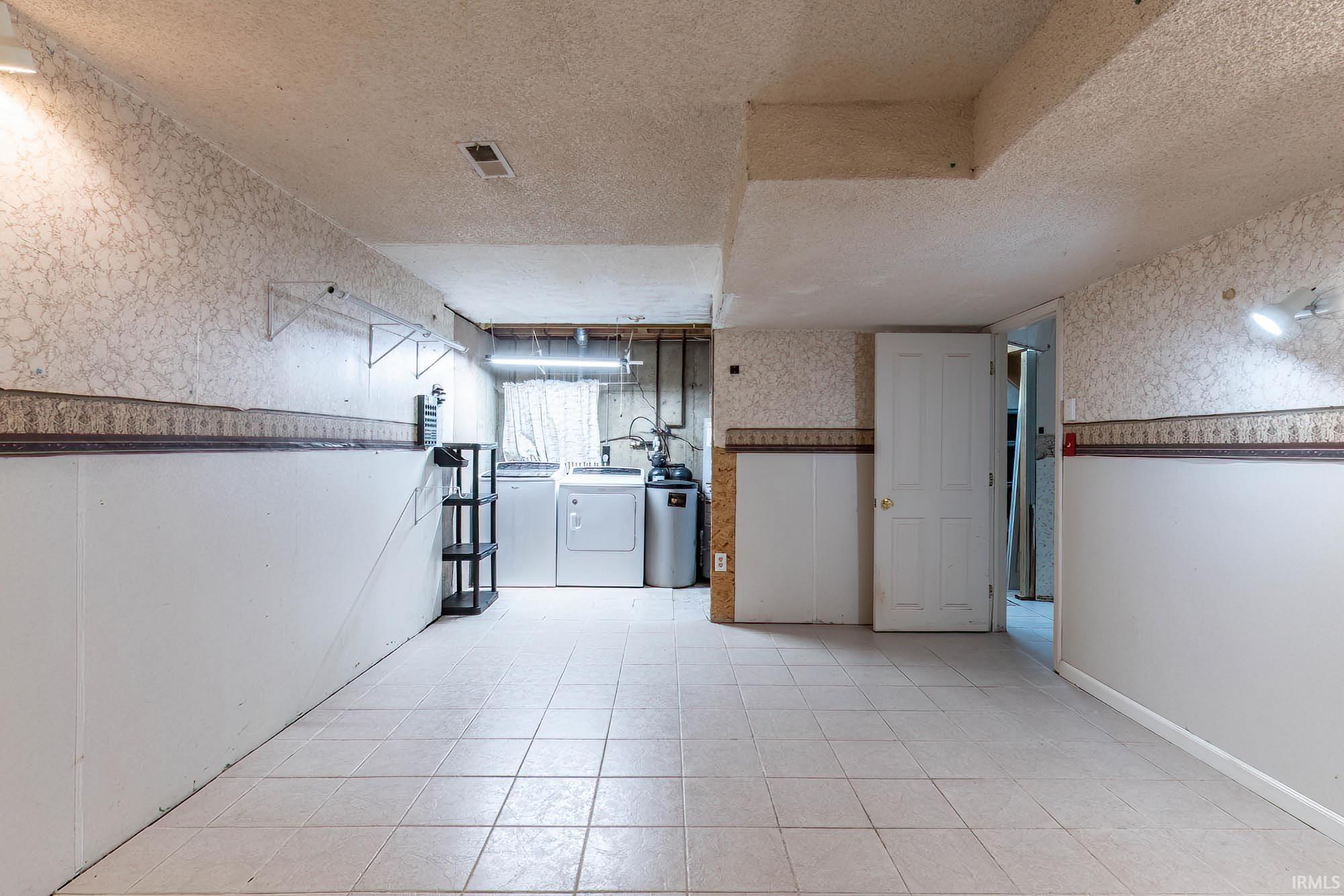 1250 N Arbutus Trail Warsaw IN 46580