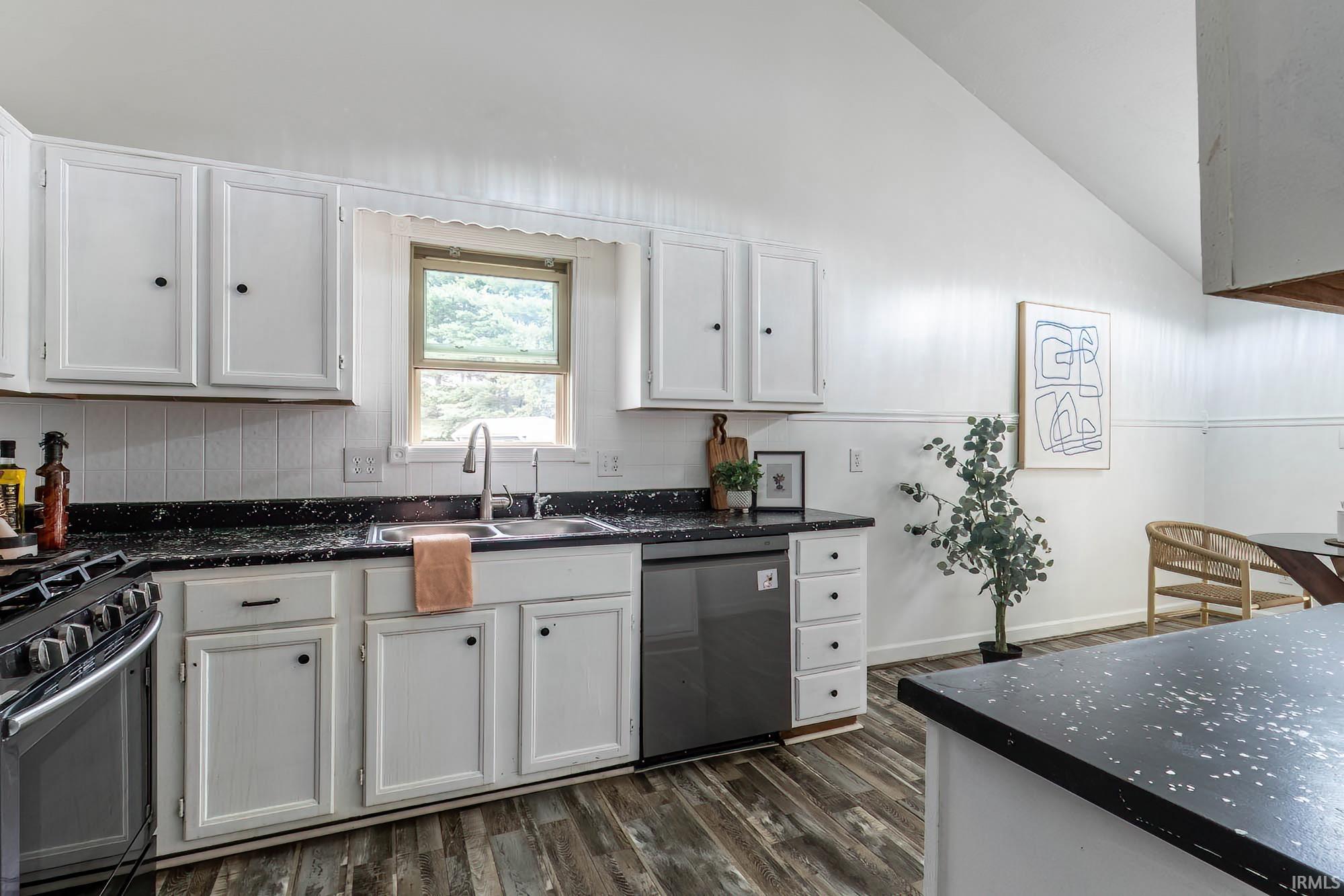 1250 N Arbutus Trail Warsaw IN 46580