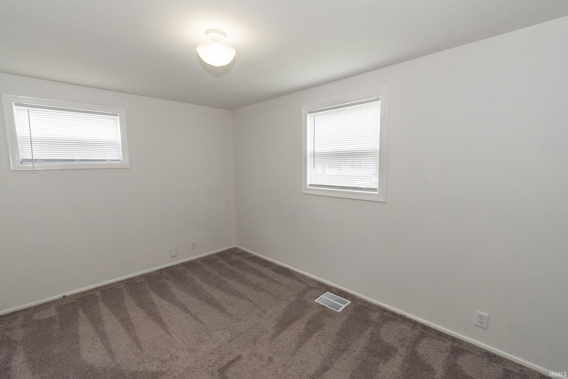 908 Dover Drive South Bend IN 46614