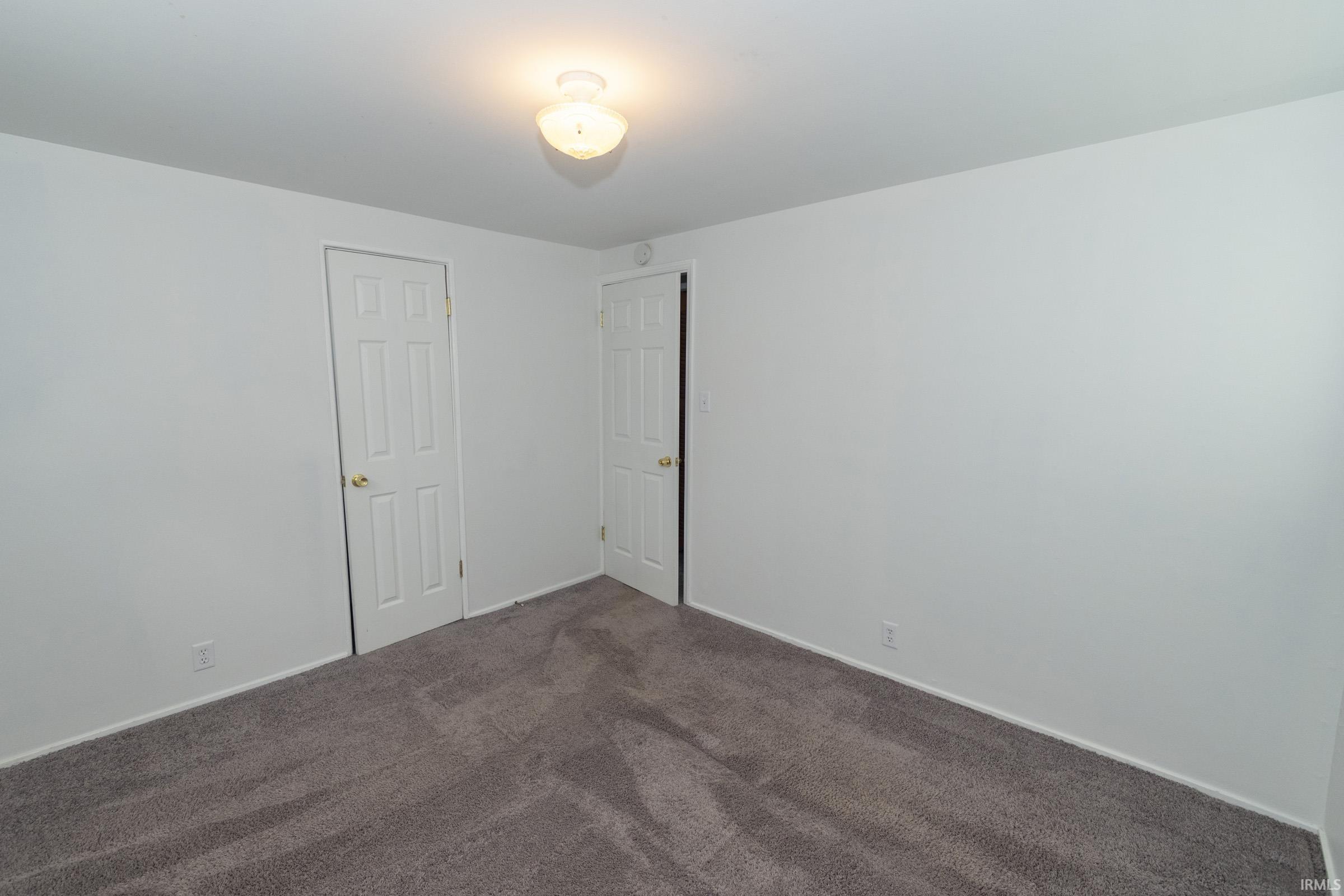 908 Dover Drive South Bend IN 46614