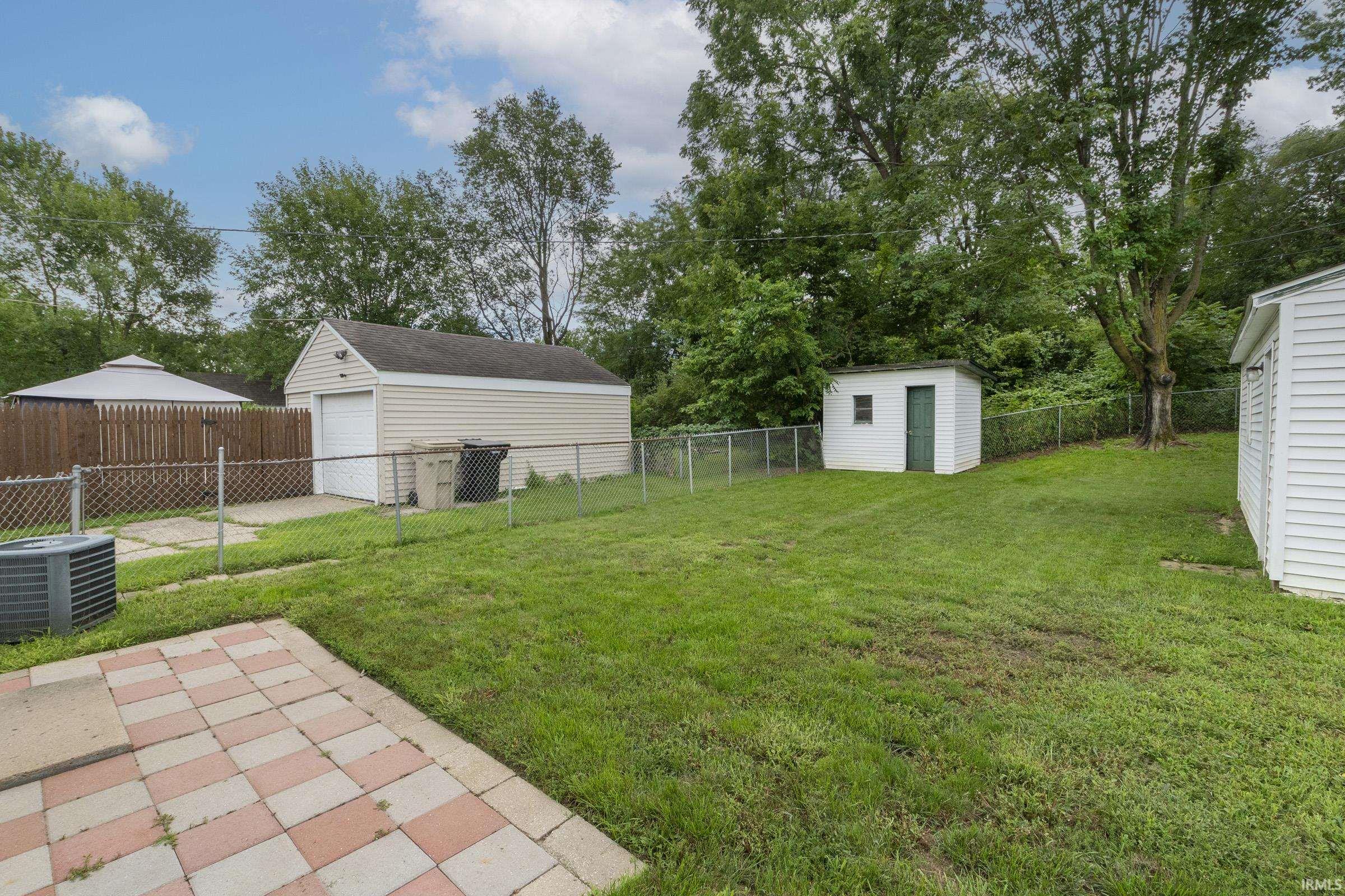 908 Dover Drive South Bend IN 46614