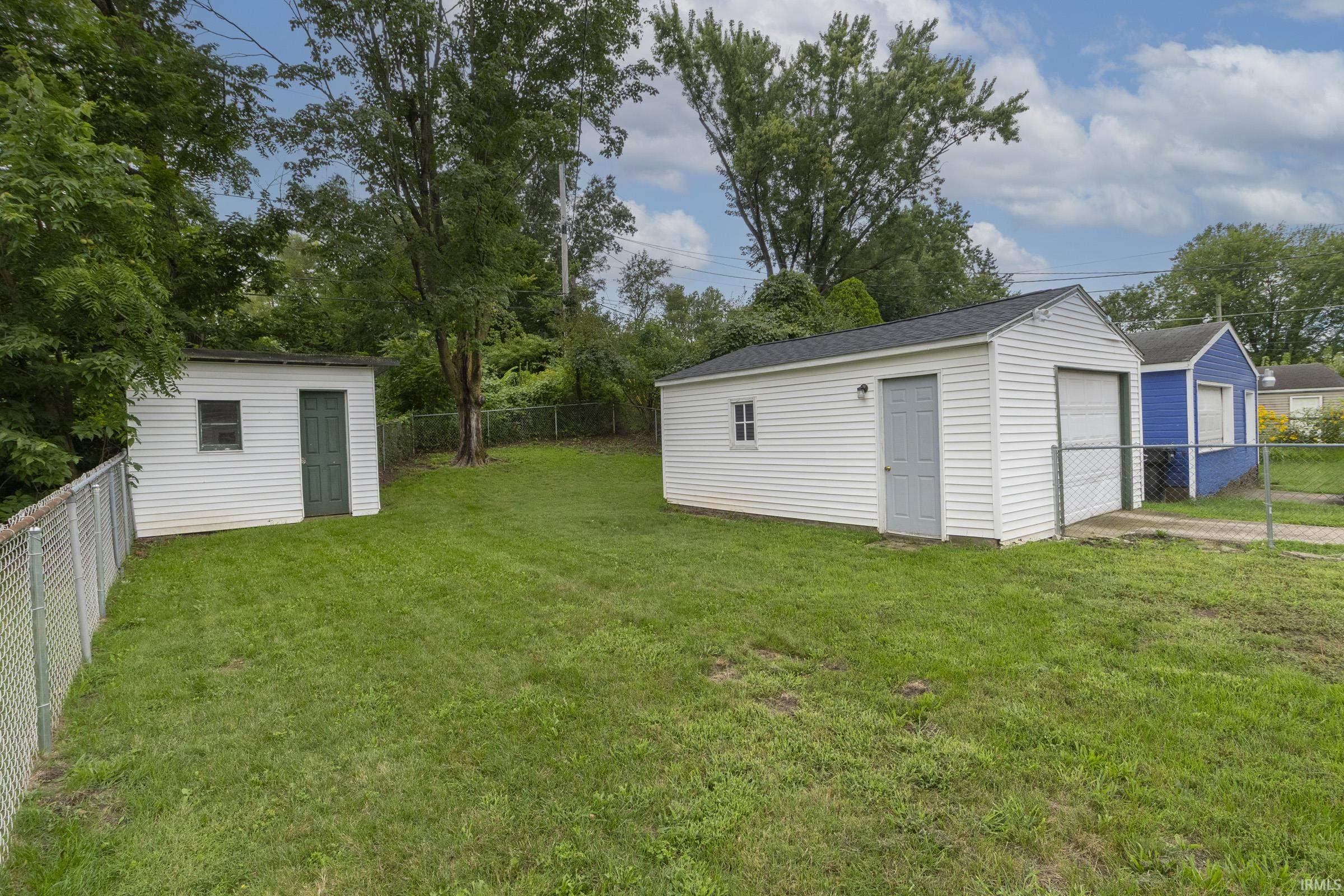 908 Dover Drive South Bend IN 46614