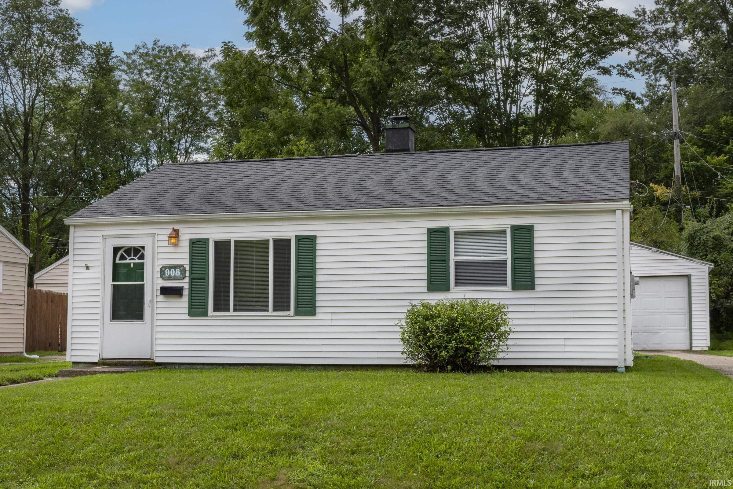 908 Dover Drive South Bend IN 46614