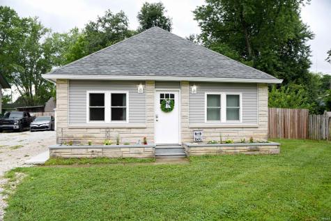 1050 S 9th Street Mitchell IN 47446