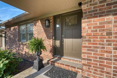1220 S Royal Avenue Evansville IN 47715