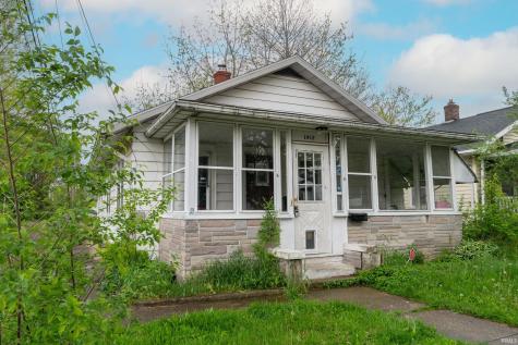 1912 Kendall Street South Bend IN 46613