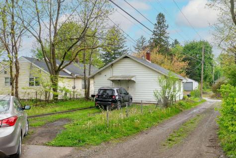 1912 Kendall Street South Bend IN 46613