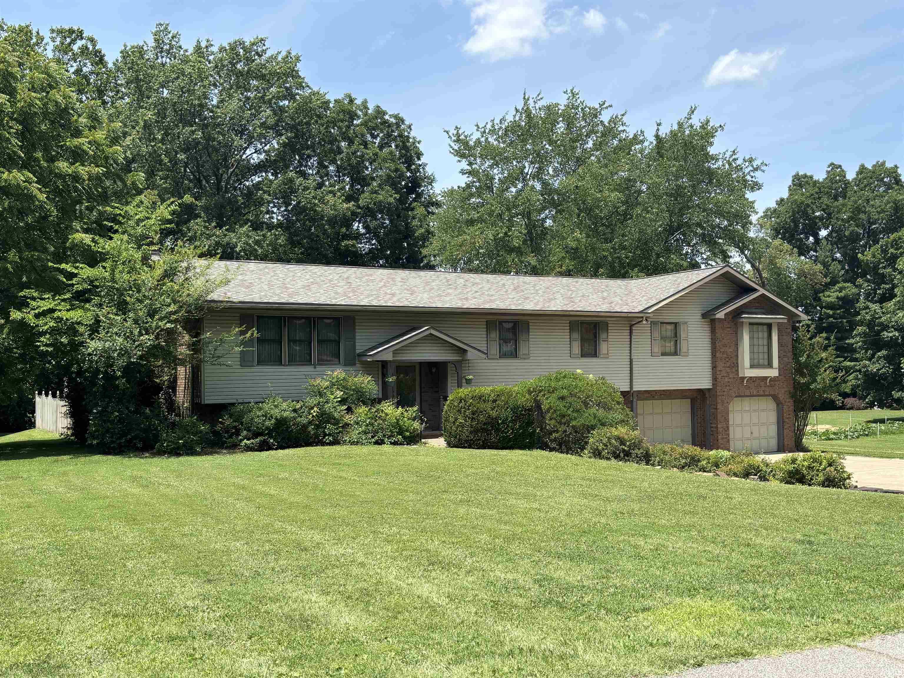 1523 S Red Leaf Drive Evansville IN 47712