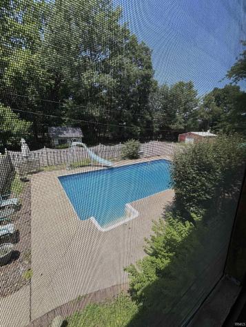 1523 S Red Leaf Drive Evansville IN 47712