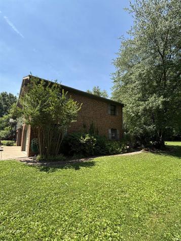 1523 S Red Leaf Drive Evansville IN 47712